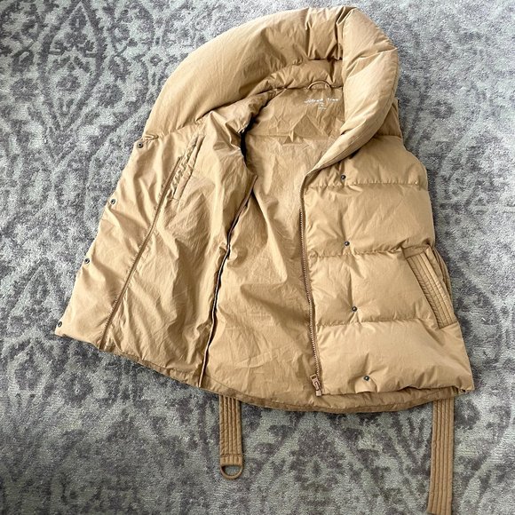 Aritzia Alta Puffer Vest - Picture 7 of 10